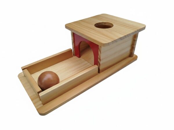 Caja de permanenecia con bandeja